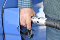 Gas Prices Fall Again in Akron; Hold Steady, Nationwide