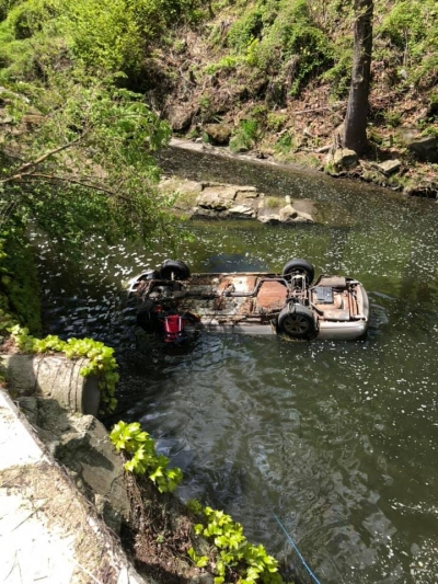Akron Fire Pulls Car From Canal